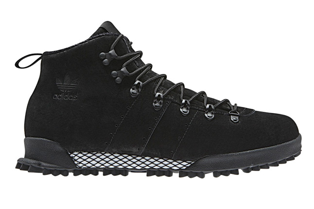 adidas-primaloft-mountain-marathon-tr-black-side-profile-1