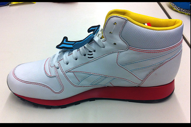 keith-haring-reebok-cl-leather-mid-lux-12-white-red-inside-1