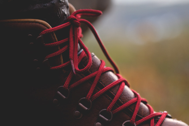 danner-btc-mountain-light-ii-back-bay-2012-hikers-laces-1