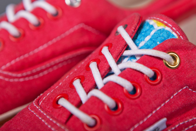 clot-x-vans-2012-holiday-collection-red-era-details-1