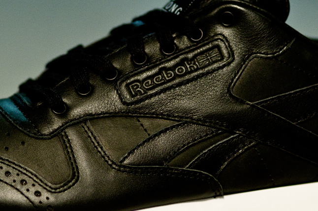 salong-betong-reebok-classic-leather-side-details-1