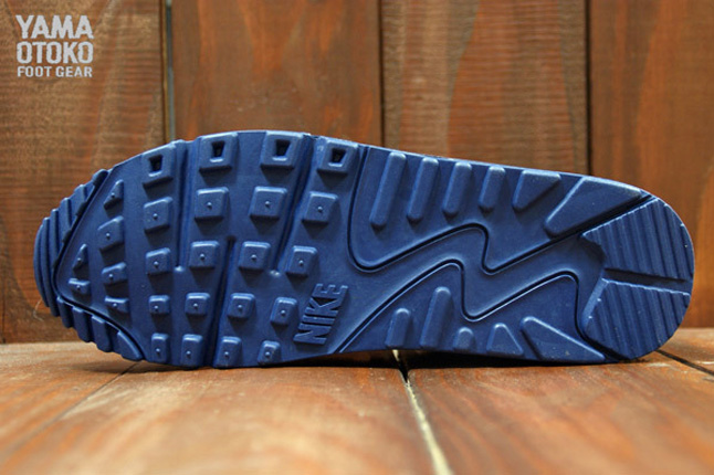 nike-am90-hyp-4thjuly-blue-sole-profile-1