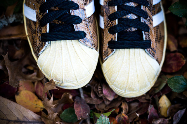 adidas-superstar-80s-woodland-camo-3