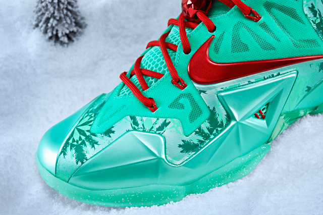 Nike-LeBron-11-Christmas-1
