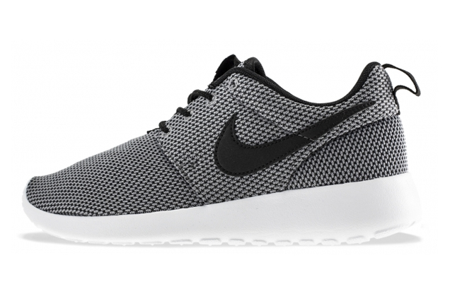Nike-Roshe-Run-Black-Grey