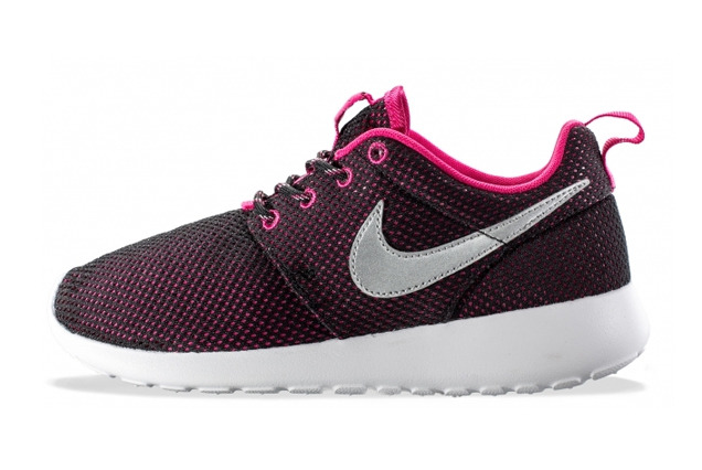 Nike-Roshe-Run-Pink