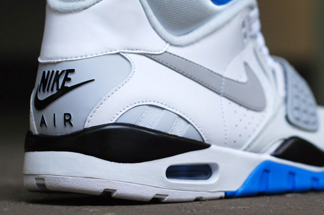 nike air trainer sc white