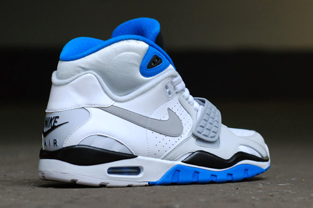 nike-air-trainer-sc-II-white-photo-blue-4