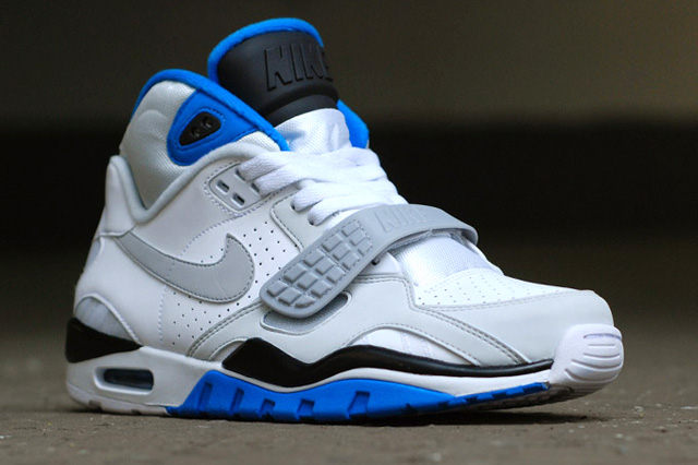 nike air trainer sc blue