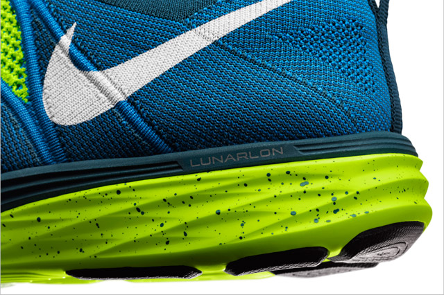 NIKE_FLYKNIT_LUNAR_2_MENS_HEEL