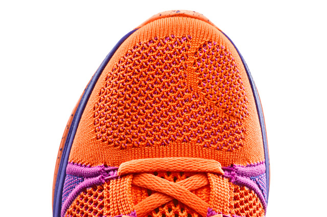 NIKE_FLYKNIT_LUNAR_2_WMNS_TOEBOX