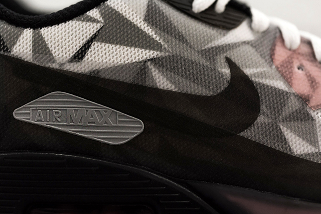Nike-Air-Max-90-Ice-White-Cool-Grey-Black-Infrared-Detail