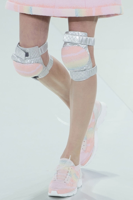 chanel-haute-couture-spring-2014-sneakers-00