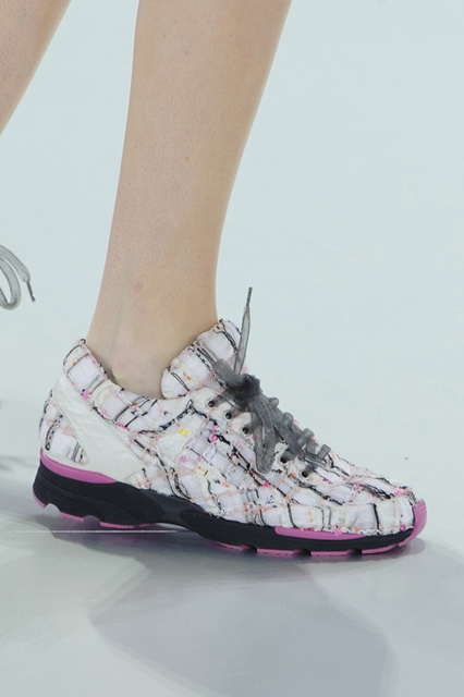 chanel-haute-couture-spring-2014-sneakers-010