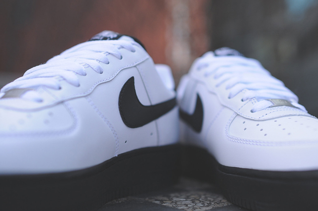 nike-air-force-1-low-white-black-3