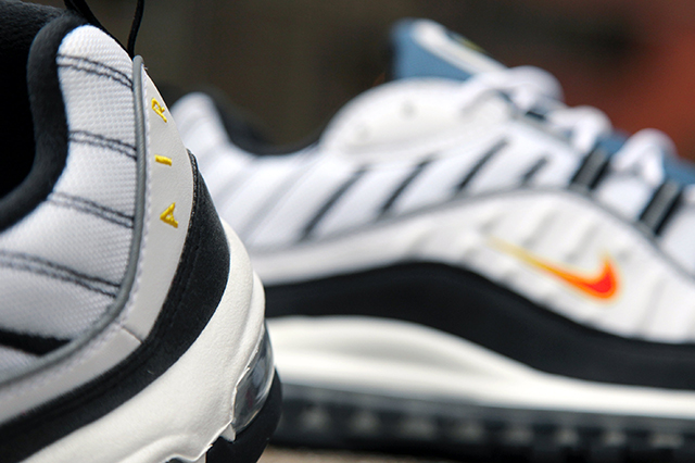 Nike air max 98 hotsell white/black/team orange