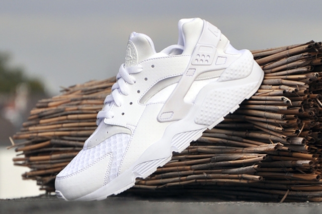 Nike huarache 2025 run all white