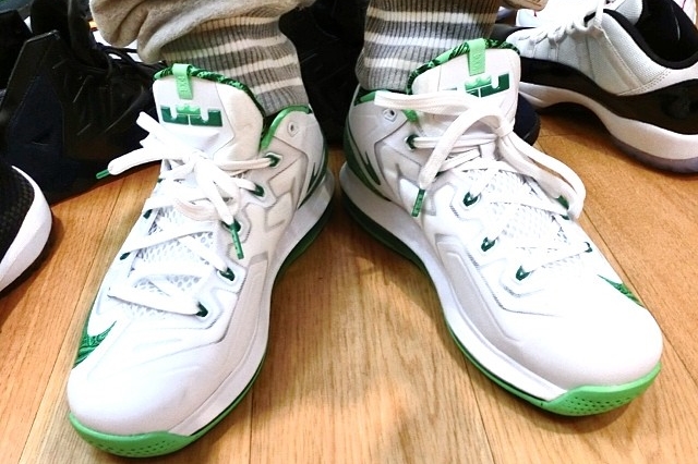 nike-air-max-lebron-11-xi-low-white-green-silver-release-date-04