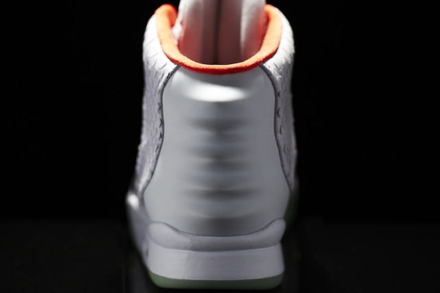 Nike_Air_Yeezy_II_Back_large