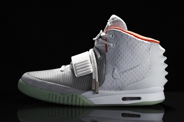 Nike_Air_Yeezy_II_Profile_large (1)