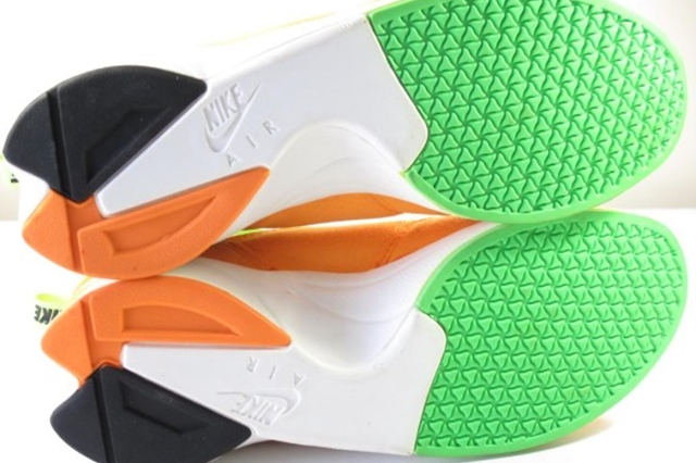 nike-air-huarache-light-lime-cirtrus-original-1994-pair-07-570x427