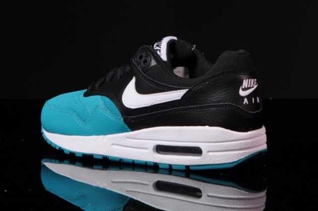 nike-air-max-1-gs-turbo-green-3