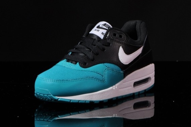 nike-air-max-1-gs-turbo-green-4