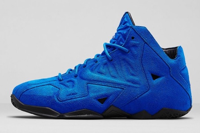 nike-lebron-11-ext-blue-suede-release-info-04-570x361