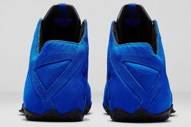 nike-lebron-11-ext-blue-suede-release-info-08-570x417