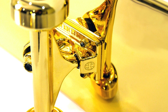 shut-15000-usd-gold-plated-skateboard-05