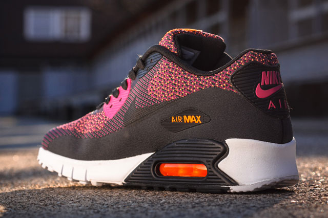 AIR-MAX-90-JACQUARD-BRIGHT-MAGENTA-HEEL