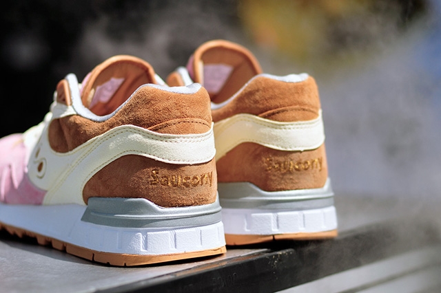 EB-x-SAUCONY-SHADOW-MASTER-SPACE-SNACK-2