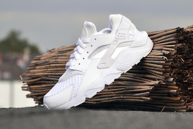 NIKE-AIR-HUARACHE-PURE-PLATINUM-4-491x327