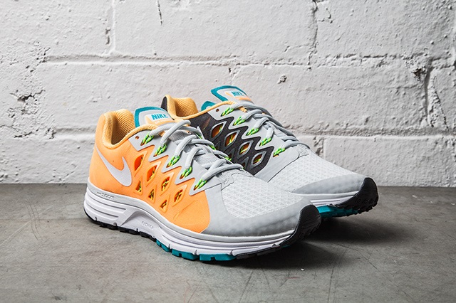 NIKE-ZOOM-VOMERO-9-ATMOIC-MANGO-TURBO-GREEN-1