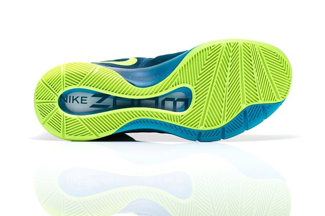 Zoom_HyperRev_689604-373_outsole_FB