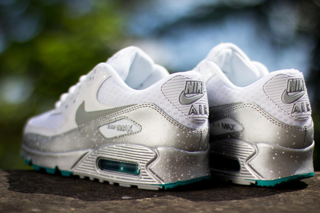 nike-air-max-90-speckle-white-metallic-silver-turbo-green-2