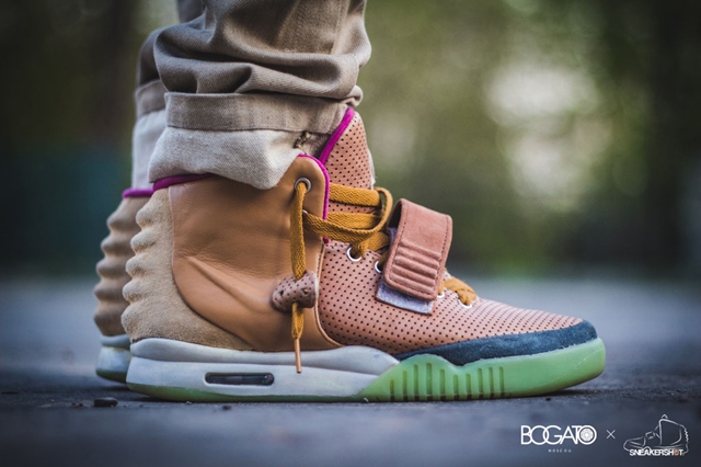 nike-air-yeezy-2-net-custom-maggi-02