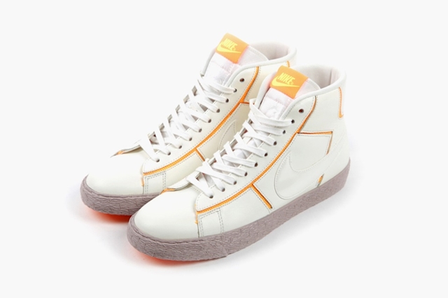 nike-womens-cut-out-pack-atomic-mango-3