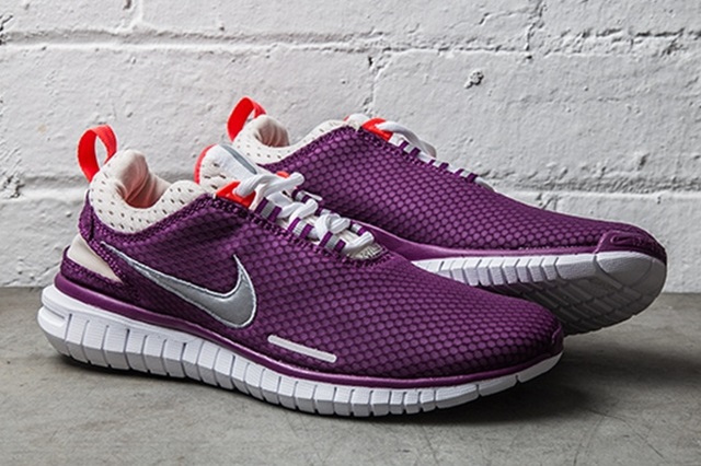 nike-womens-free-og-breeze-bright-grape-laser-crimson-01