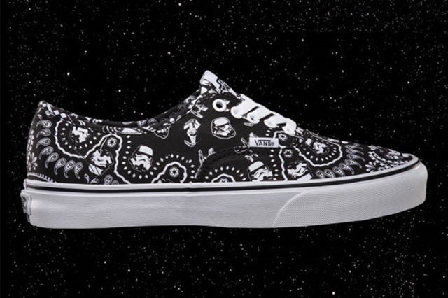 Vans-Authentic_Star-Wars-Stormtrooper-Bandana-570x570