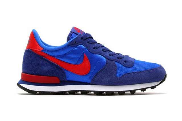 nike-internationalist-hyper-cobalt-gym-red-deep-royal-blue-11