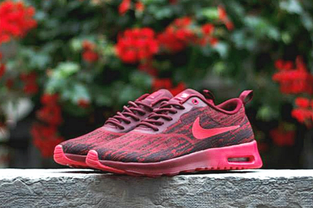 nike-air-max-thea-jcrd-team-red-action-red-03