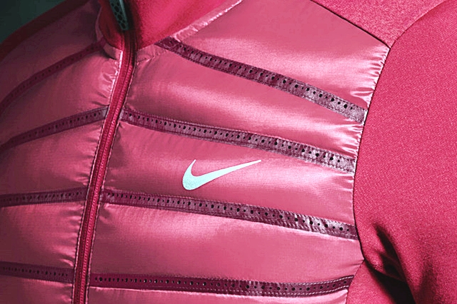 Nike_Aeroloft_Mens_Detail1_large