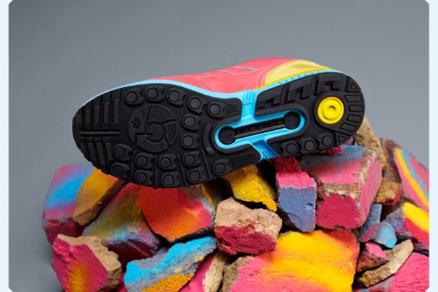 adidas-originals-zx-8000-fall-of-the-wall-pack-06-570x427