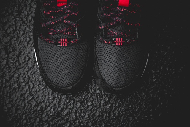 adidas-originals-zx-casual-mid-black-red-3