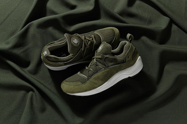 nike-air-huarache-light-midnight-forrest-sneaker-pack-size-exclusive-1-960x640