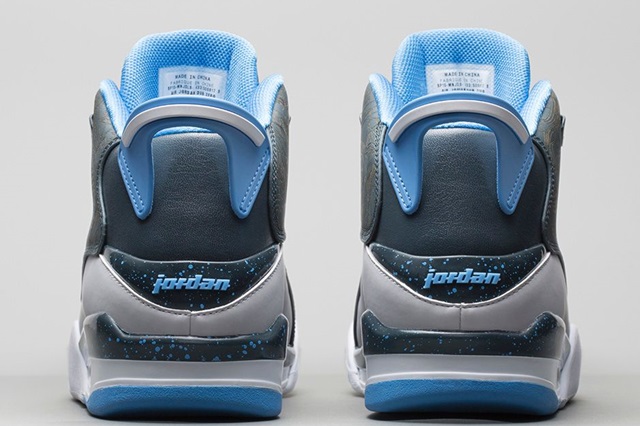 Air-Jordan-Dub-Zero-Wolf-Grey-Uni-Blue-heel