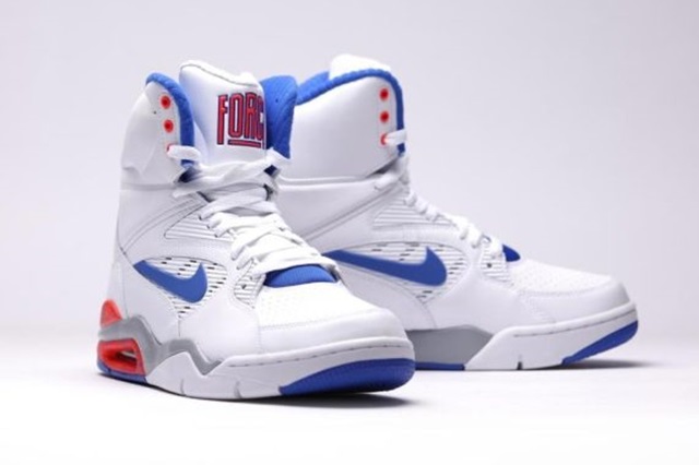 nike-air-command-force-ultramarine-available-02-570x401