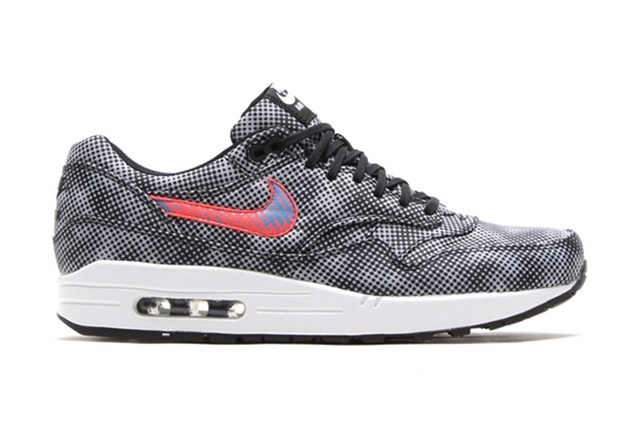 nike-air-max-1-fb-qs-black-bright-crimson-white-blue-lagoon-1 (1)