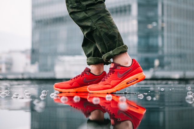 nike-air-max-1-ultra-moire-university-red-1